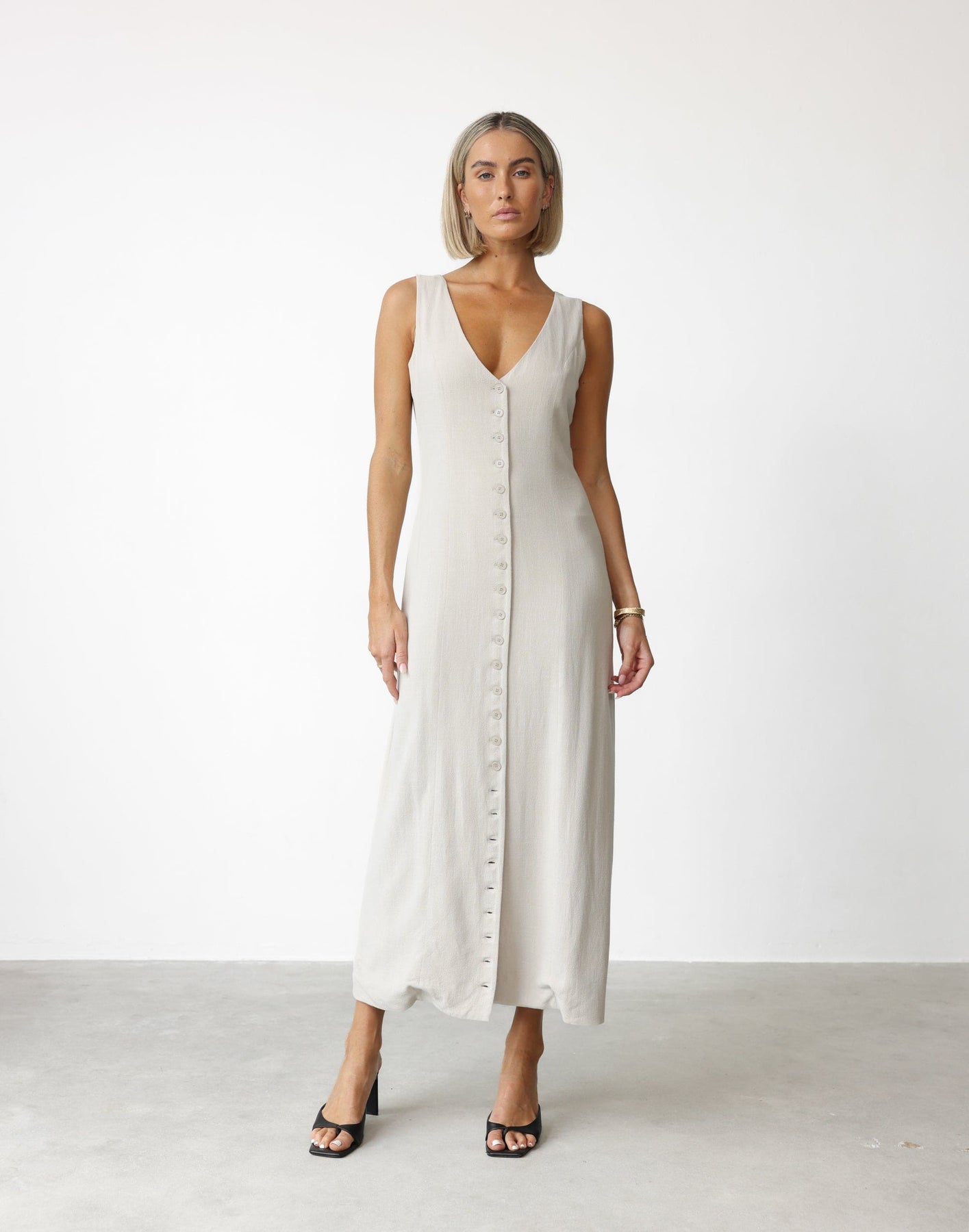 Collective Dress - Cailey Maxi Dress (Latte)
                Add to wishlist secondary image