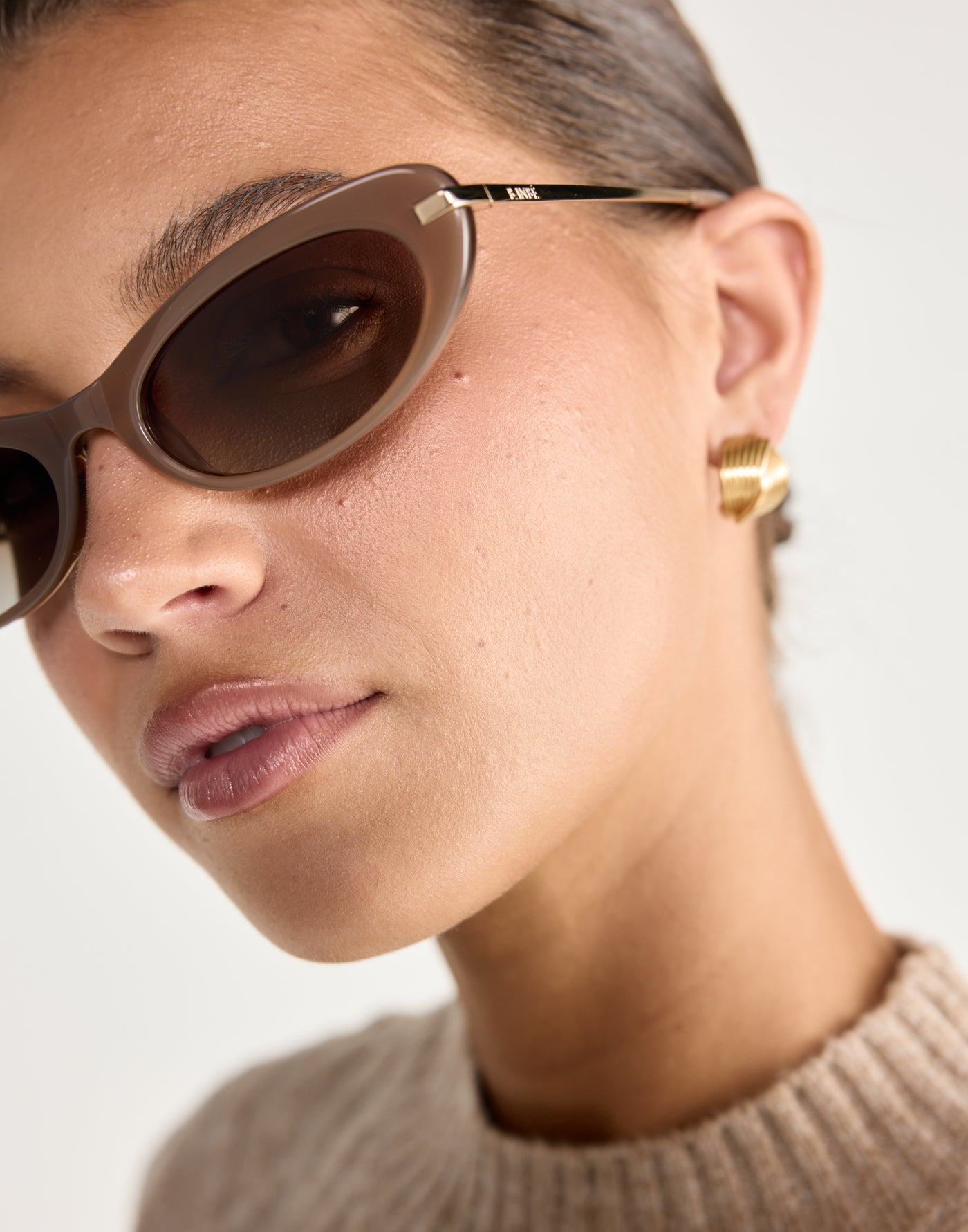 The Rae Sunglasses (Taupe-Brown) - By Banb - Black frame and tinted sunglasses with round frame - Women's Accessories - Charcoal Clothing